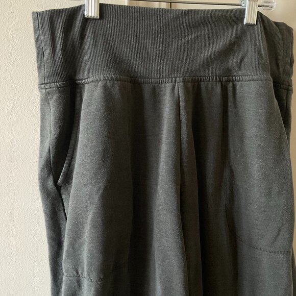 Athleta Coaster Luxe High-Rise Jogger – Elm Green – Medium Tall - Picture 10 of 14